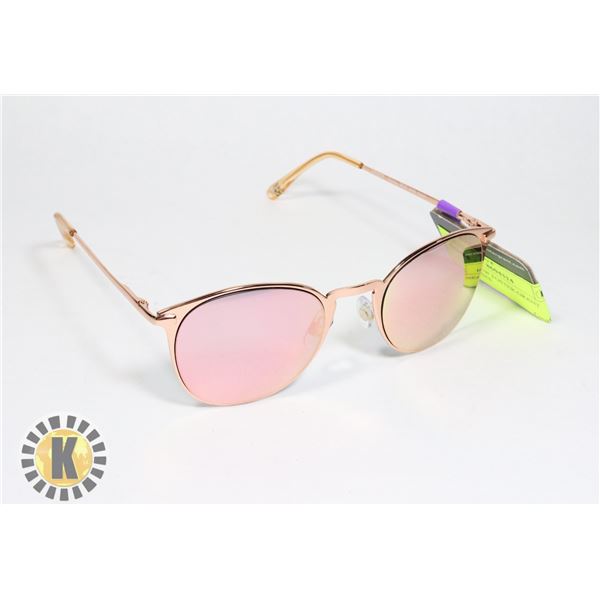 PAIR OF NEW FOSTER GRANT SUNGLASSES