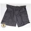 Image 1 : MENS GREY CARGO SHORT SIZE 38