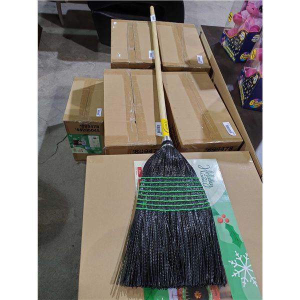 *NEW* Legar Wooden Handle Hand Broom
