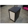 Image 8 : BLACK ROLLING 3 DRAWER STAND WITH WHITE DRAWERS