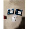 Image 8 : 2 PRINTER CARTRIDGES, INTERNATIONAL POWER ADAPTER AND APPLE WIRELESS MOUSE