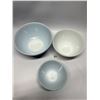 Image 5 : 3 Vintage Pyrex Colonial Mist Nesting Mixing Bowls 750ML-2.5L