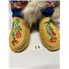 Image 2 : First Nations Beaded Footwear Mukluks - Foot Approx 10.5"x3.5" Height 14"