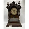Image 1 : Vintage Wind up Mantle Clock w/key Approx: 16.5x10.25"