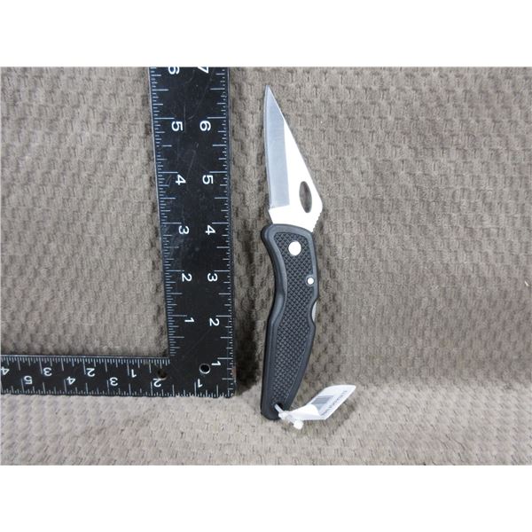 NEW - Maxam USA Folding Knife