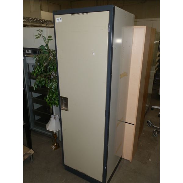 Single Bank Locker