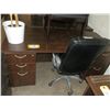 Image 1 : Office Desk With Chair