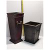 Image 2 : LOT OF 2 WOODEN DECORATIVE FLOWER HOLDERS
