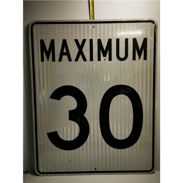 DECOMMISSIONED CONSTRUCTION MAXIMUM 30 SIGN