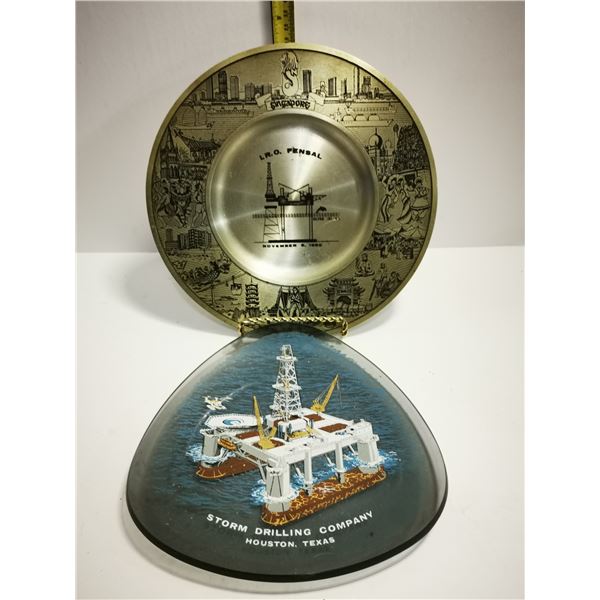 LOT OF 2 GAS AND OIL COLLECTIBLES