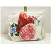 Image 1 : LARGE ZIPLOC BAGGY WITH VINTAGE DOILIES AND TABLE RUNNERS