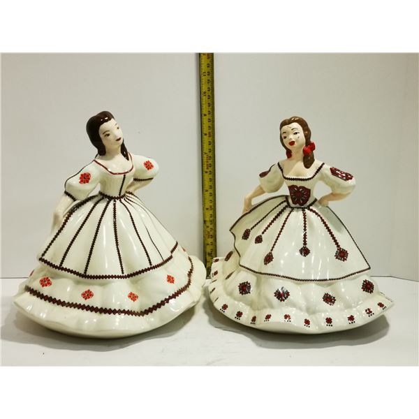 LOT OF VINTAGE UKRANIAN FIGURINES