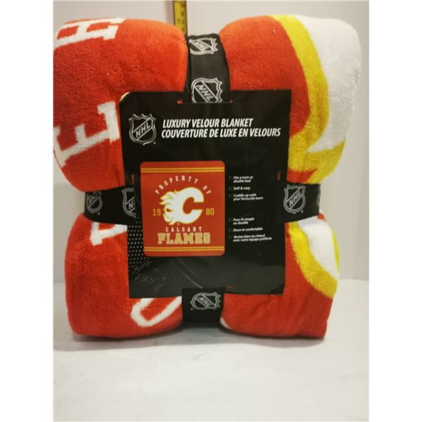 OFFICIAL NHL CLAGARY FLAMES FLEECE THROW