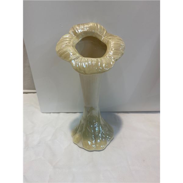 Vintage Belleek Irish lily vase