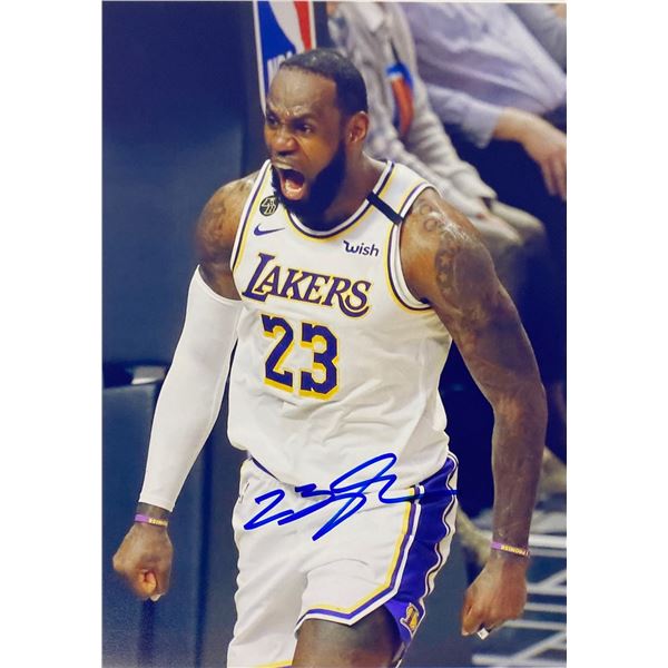 Autograph Signed Basketball LeBron James Photo