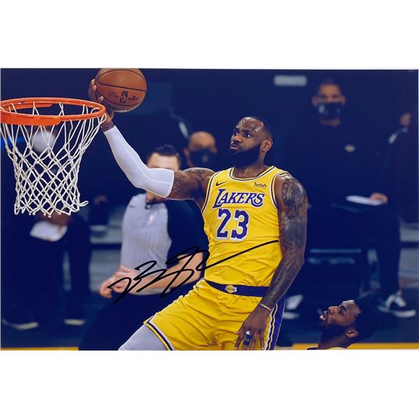 Autograph Signed Basketball LeBron James Photo