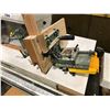 Image 2 : INDUSTRIAL ROUTER / SHAPER COVER & GREEN ADJUSTABLE CLAMPING JIG