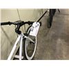 Image 3 : 6KU 42 WHITE FIXED GEAR ROAD BIKE