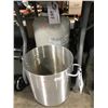 Image 1 : LARGE STAINLESS STEEL POT AND 32.4L PROPANE TANK