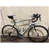 Image 2 : SPECIALIZED ROUBAIX EXPERT WHITE 20 SPEED RACE BIKE