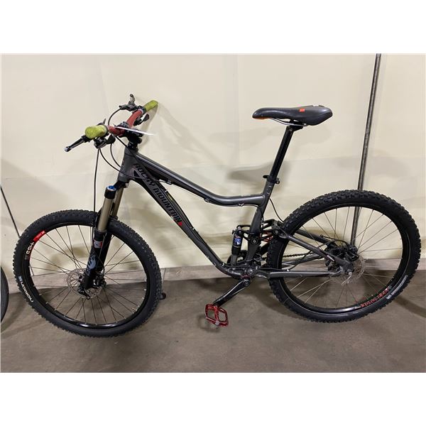 ROCKY MOUNTAIN GREY 18 SPEED FULL SUSPENSION MOUNTAIN BIKE WITH FULL DISC BRAKES