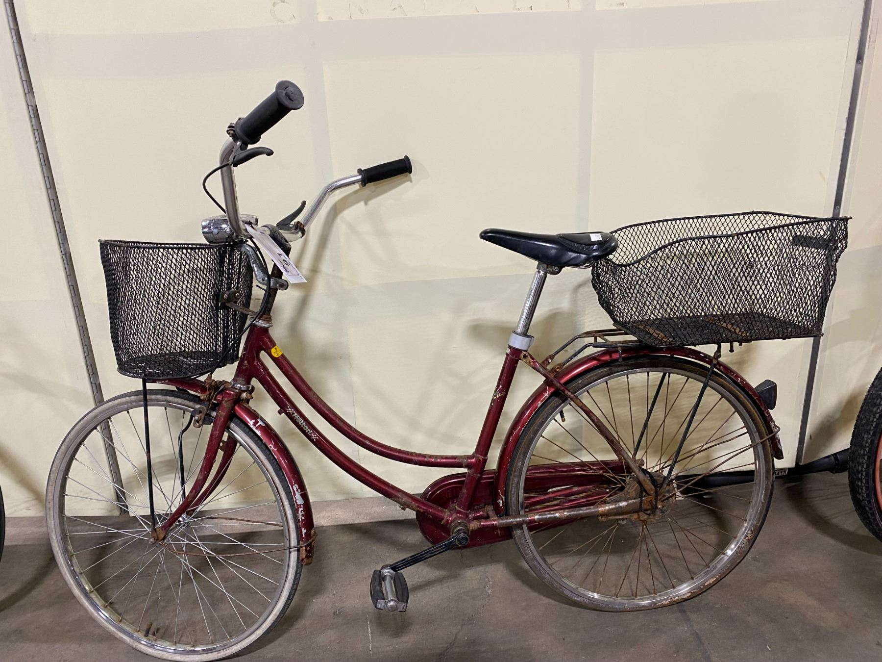 2 BIKES: BLACK HUFFY SINGLE SPEED CRUISER BIKE & RED HATTOFI SINGLE ...