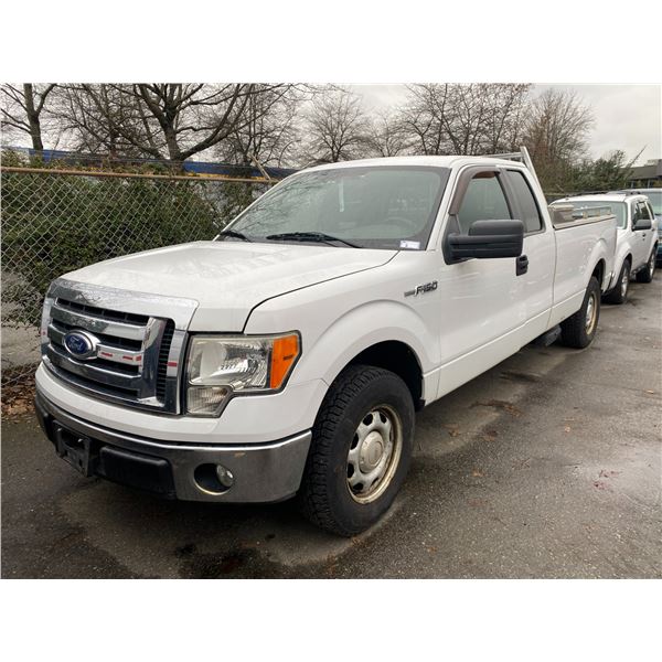 2010 FORD F-150 XLT, 2DR EX CAB PU, WHITE, VIN # 1FTVX1CV7AKA15941