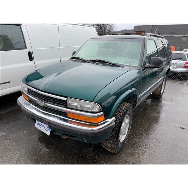1998 CHEVROLET BLAZER, GREEN, 4DR SUV, GREEN, VIN # 1GNDT13WXWK207045