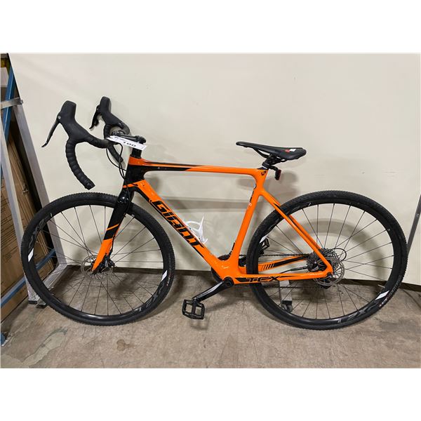 GIANT TCX ORANGE 11 SPEED CARBON FIBER RACING BIKE WITH FULL DISC BRAKES & MEDIUM FRAME SIZE