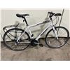 Image 2 : DIAMONDBACK INSIGHT WHITE 21 SPEED HYBRID STYLE ROAD BIKE