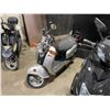 Image 2 : YAMAHA VINO RS5 GREY VIN1YASA17N62A001014 ODO#04687KM GAS POWERED SCOOTER ( NO REGISTRATION,