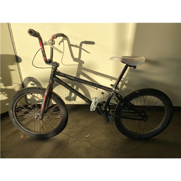 2 BIKES - NO NAME BLACK FIXED GEAR STUNT BIKE AND NEXT DISCONNECT WHITE 18 SPEED FULL