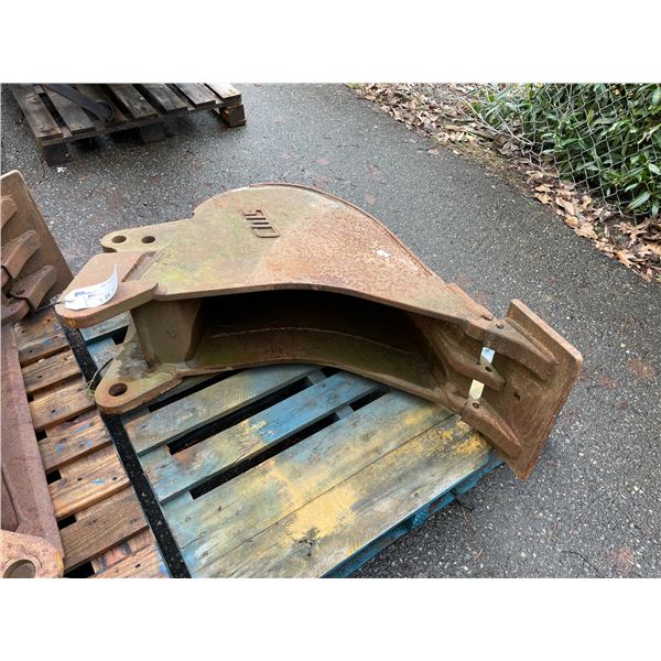 12" CWS EXCAVATOR CLEANING BUCKET