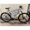 Image 2 : GIANT TALON WHITE 24 SPEED FRONT SUSPENSION MOUNTAIN BIKE WITH FULL DISC BRAKES