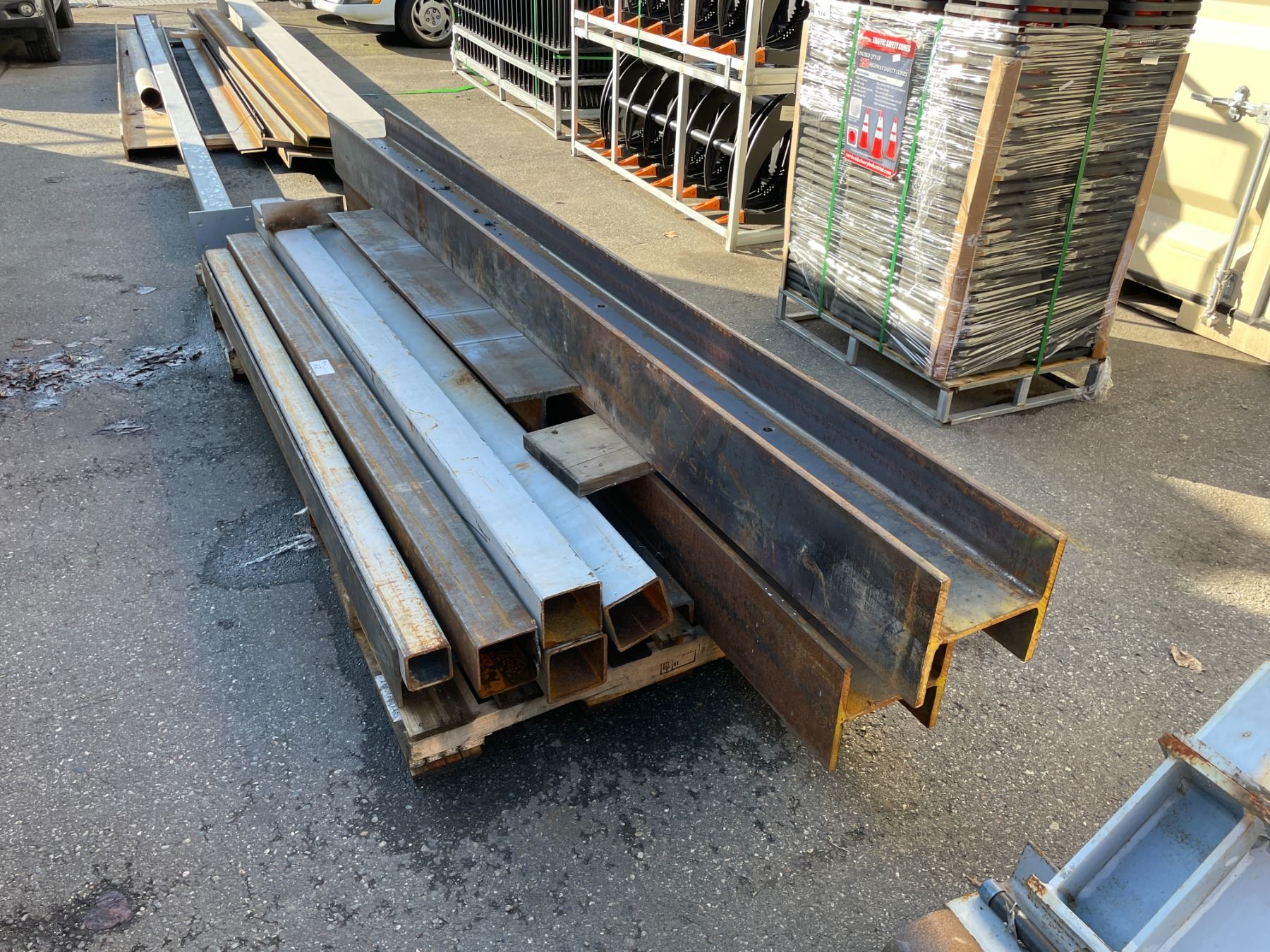 STACK OF ASSORTED LENGTH HEAVY DUTY STEEL I-BEAMS & SQUARE STOCK