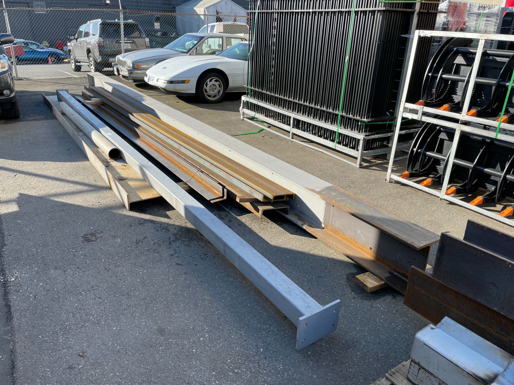 STACK OF ASSORTED LENGTH HEAVY DUTY STEEL I-BEAMS, C-CHANNEL & SUPPORT BEAM