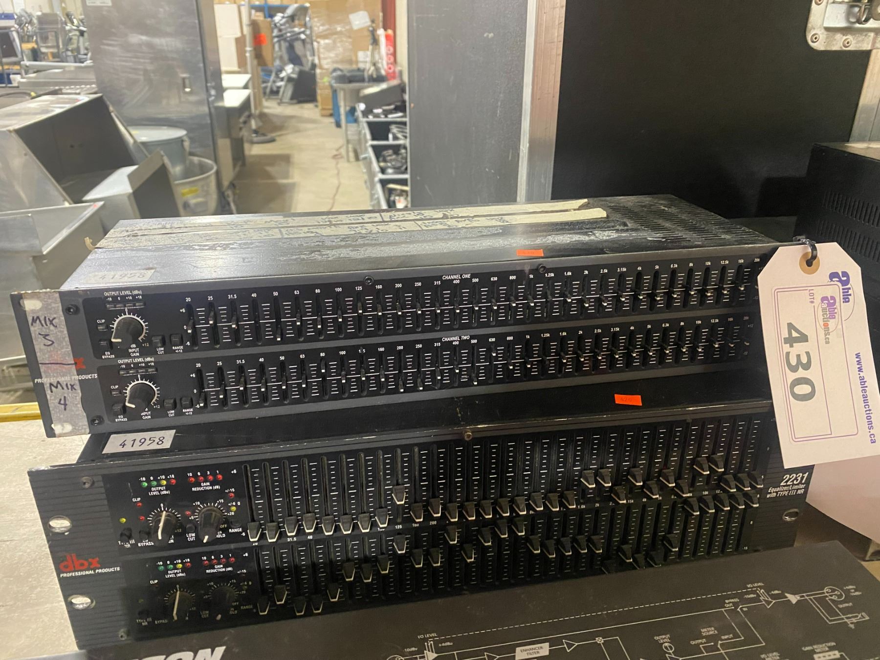 DBX PROFESSIONAL 231 RACK MOUNT GRAPHICS EQUALIZER