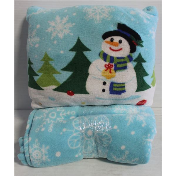 BOX WITH PLUSH THROW AND PLUSH PILLOW - BLUE