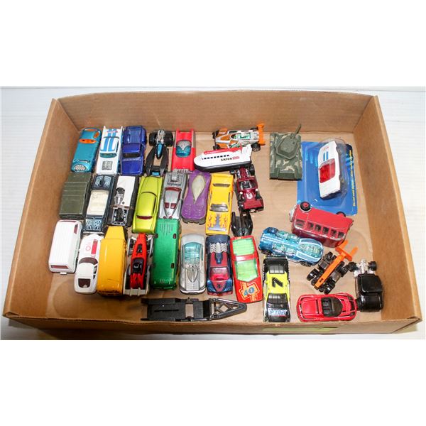 FLAT OF 32 ASSORTED CARS, MOSTLY HOT WHEELS