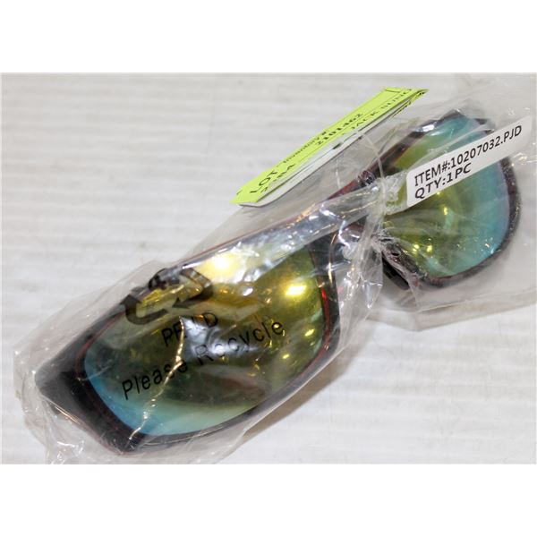 PAIR OF PANAMA JACK SUNGLASSES