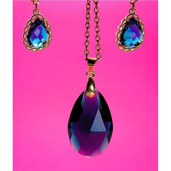 34)  GOLD TONE WITH WIRE WRAPPED DROP EARRINGS