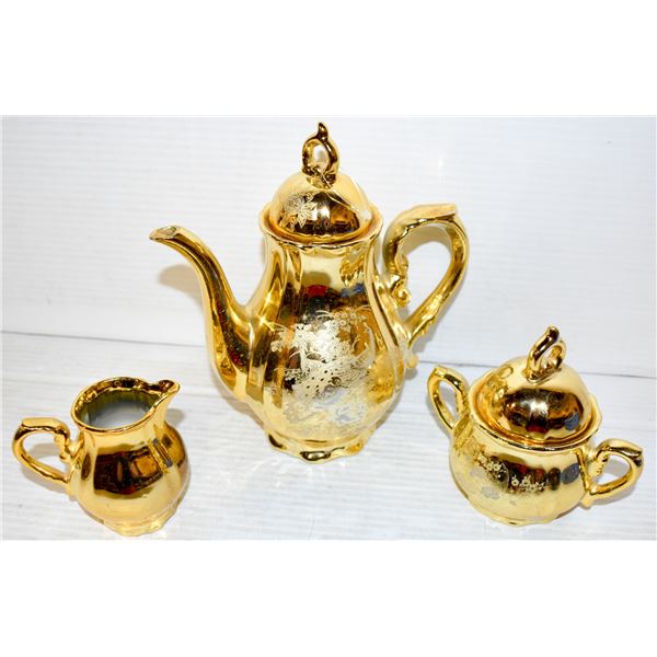 GOLDEN EMBOSSED PEACOCKS TEAPOT SET