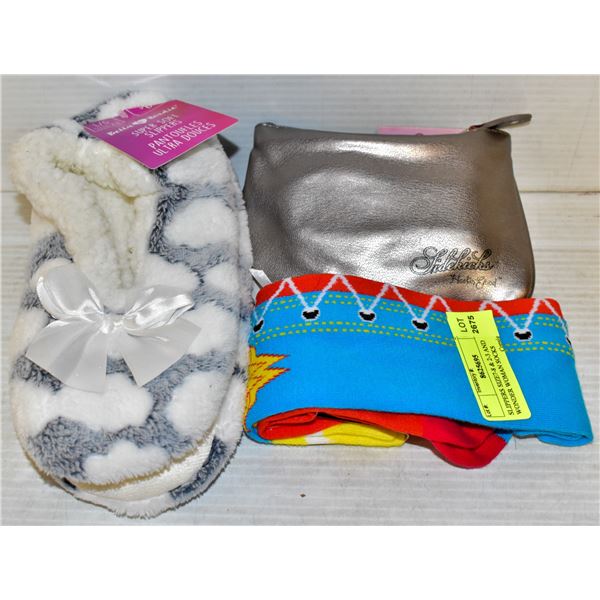 SLIPPERS SIZE7-8 & 2-3 AND WONDER WOMAN SOCKS
