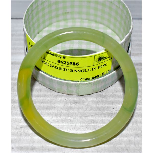 VINTAGE JADEITE BANGLE IN BOX