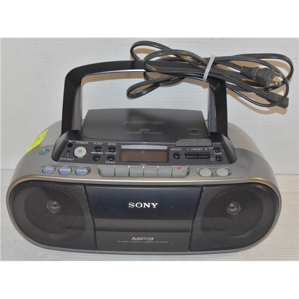 SONY MP3/CD/TAPE/AM/FM RADIO - PORTABLE