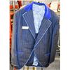 Image 1 : VINTAGE HOLT RENFREW SMOKING JACKET SIZE LARGE