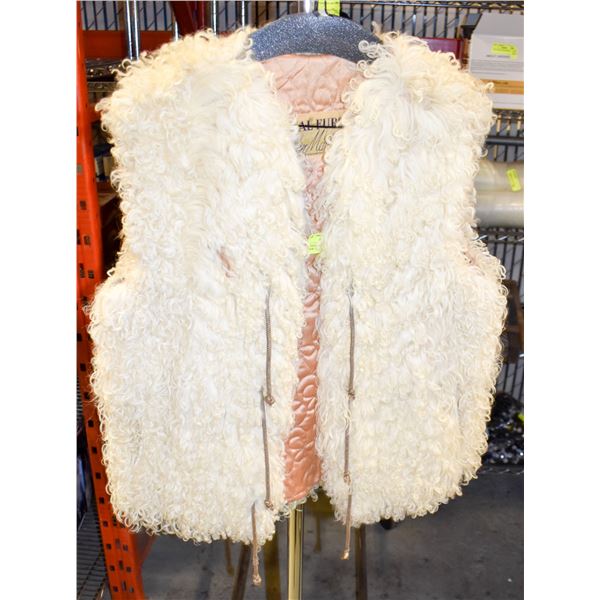 VINTAGE SHEEPSKIN VEST SIZE MEDIUM