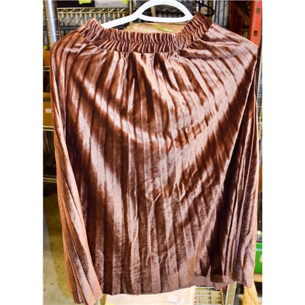 PLEATED SKIRT - ELASTIC WAISTBAND - SIZE SMALL