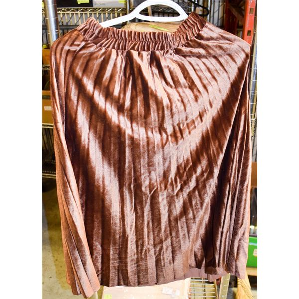 PLEATED SKIRT - ELASTIC WAISTBAND - SIZE SMALL