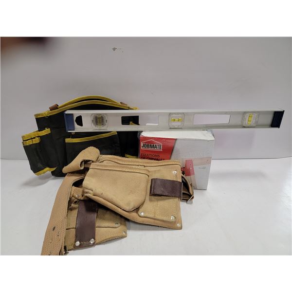 SAWHORSE BRACKET, LEVEL & TOOL BELT
